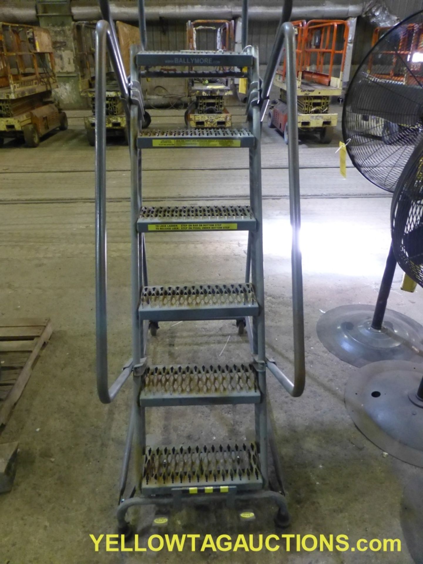 Ballymore 5' Ladder | 450 lb Capacity - Image 2 of 4