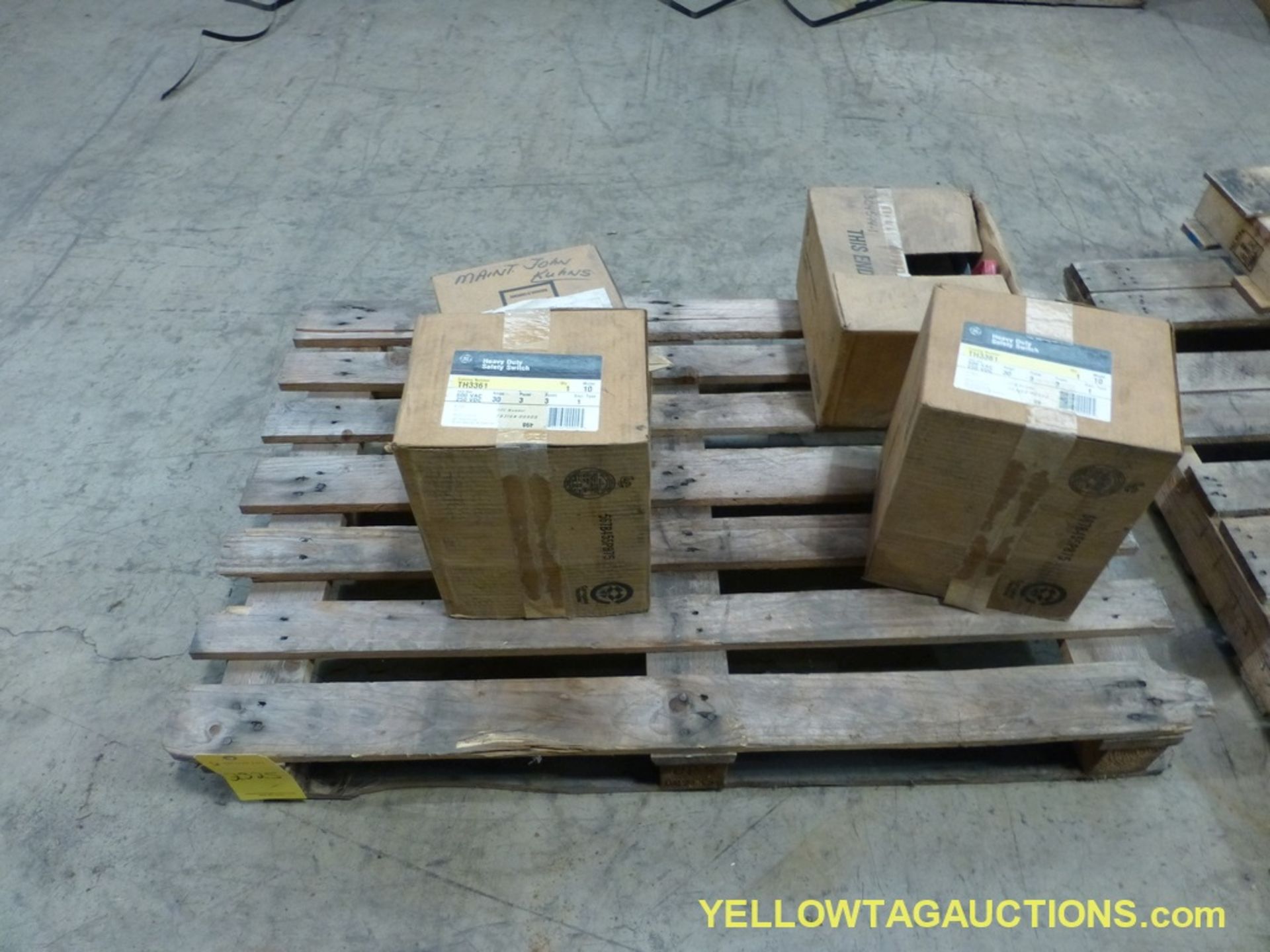 Lot of (4) Assorted Electrical Components | (3) GE Heavy Duty Safety Switches | Cat No. TH3361, Mode