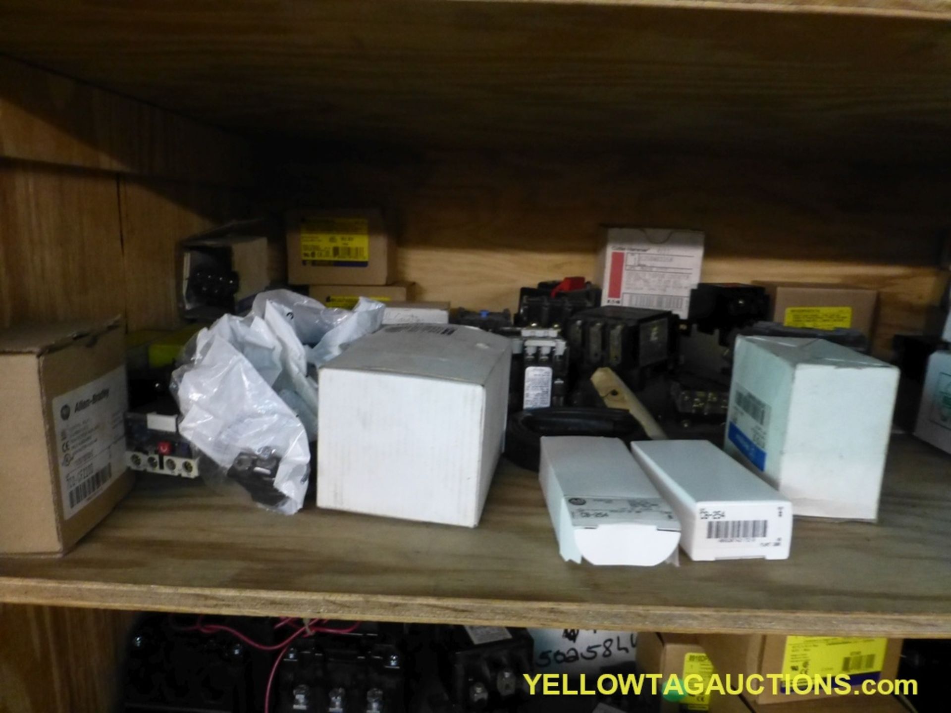 Lot of Assorted Components | Includes:; Valves; Microswitch; Pull Down Fire Alarm - Image 3 of 37