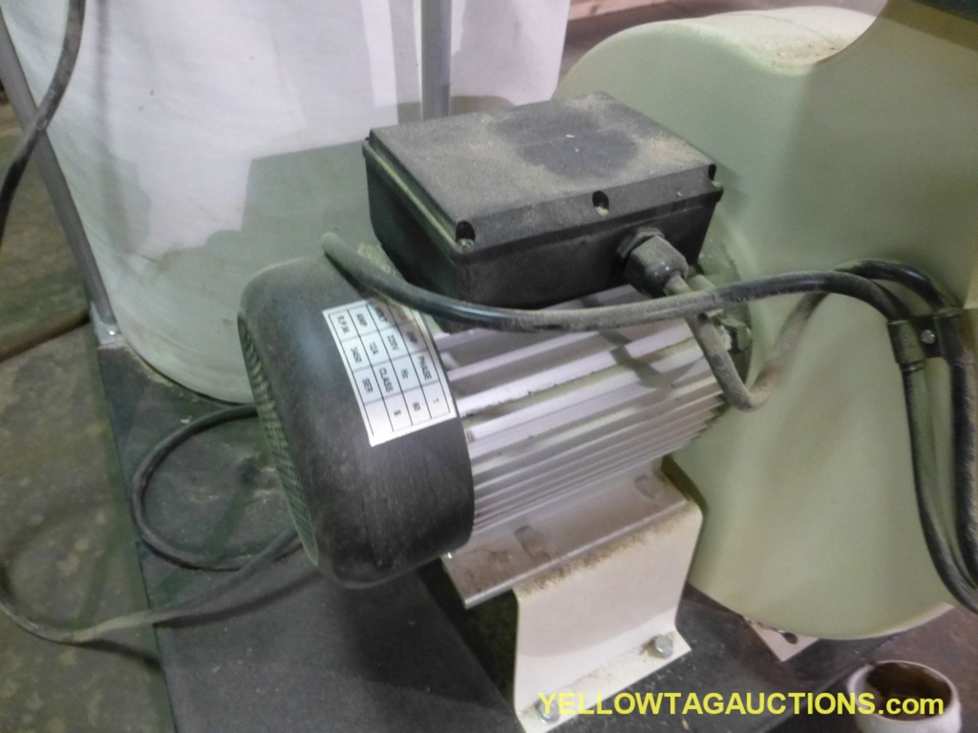 Fox Shop Dust Collector | Model No. W1666; 2 HP; 220V; 3450 RPM; 1PH; Max Inlet: 6"; Suction Cap: Ap - Image 4 of 4