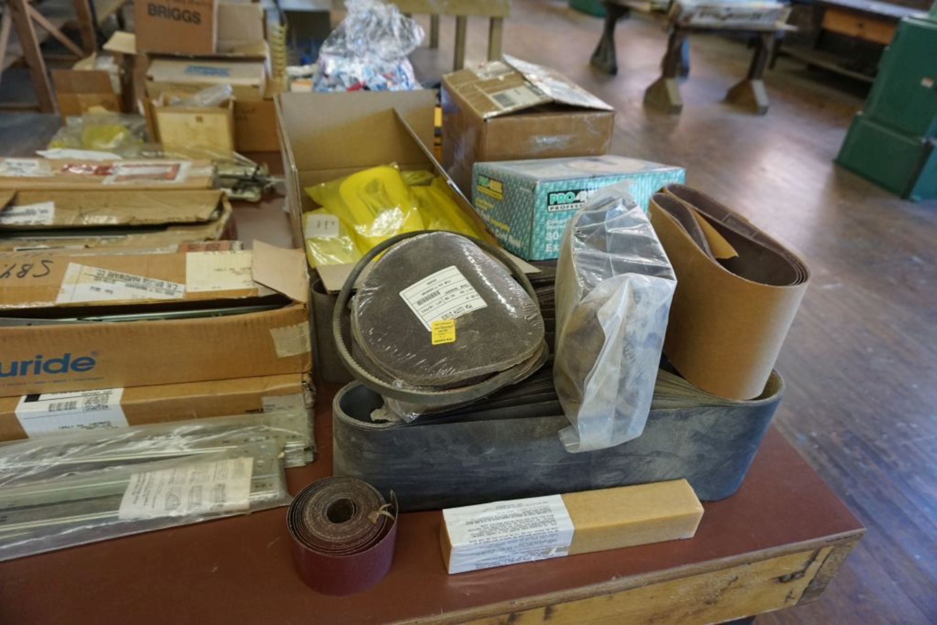 Table w/Contents|Includes:; Hardware; Abrasives; etc.|Lot Tag: 739 - Image 6 of 10
