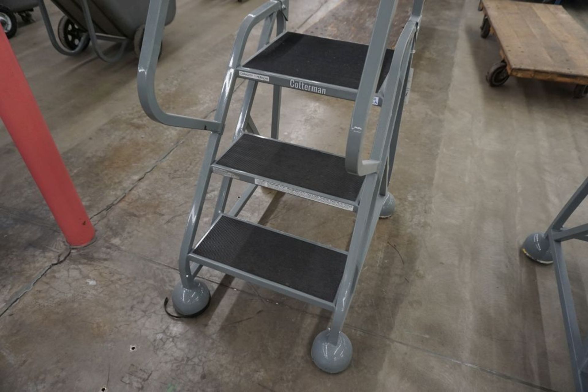 Cotterman Portable Stairs|Lot Tag: 556 - Image 2 of 4