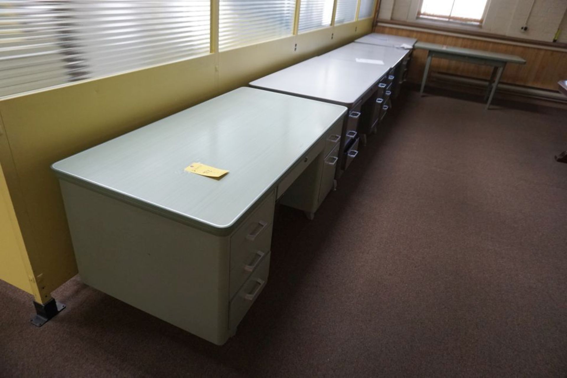 Lot of (5) Desks|Lot Tag: 913