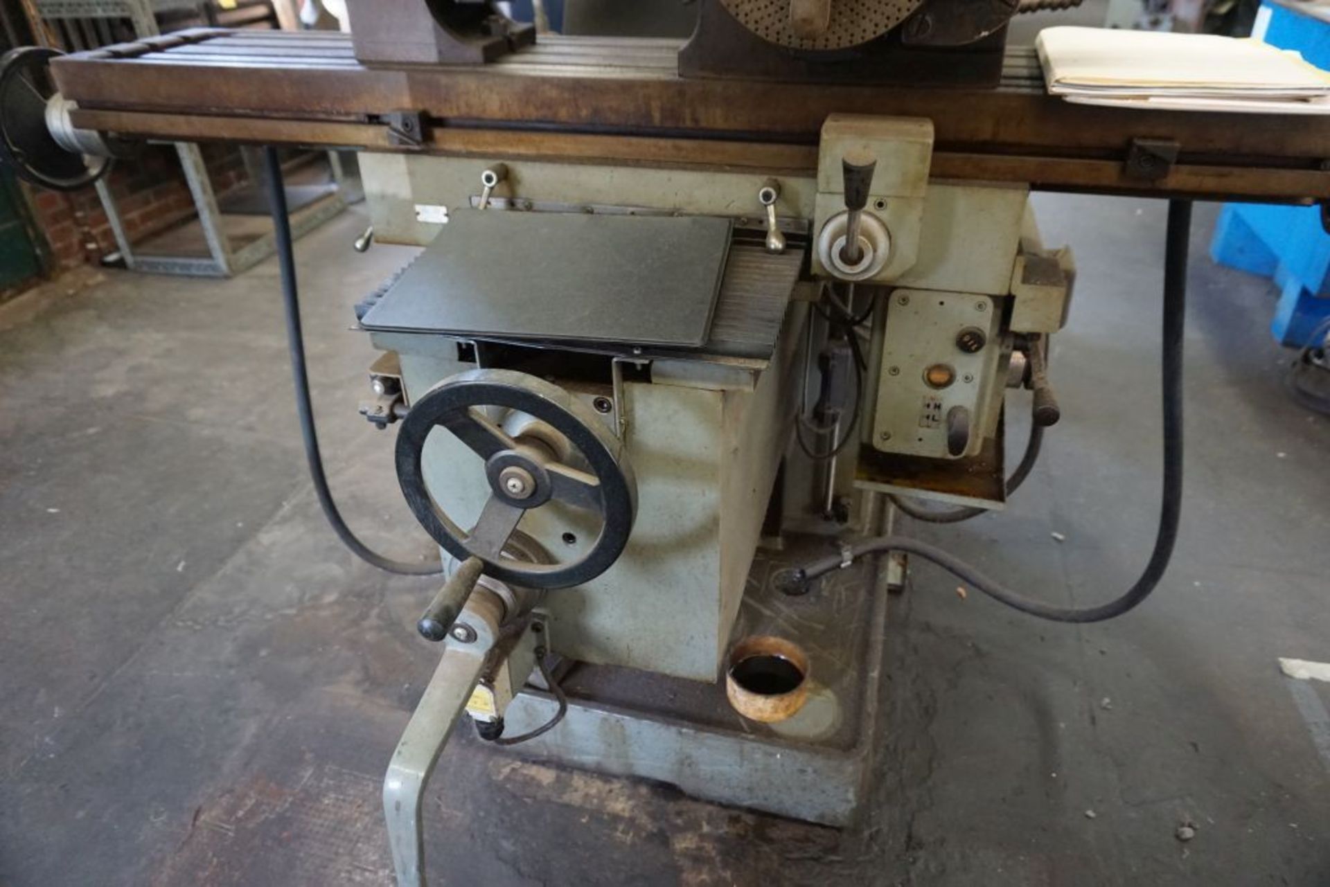 Sharp Horizontal Mill w/Vertical Head|Model No. VH25; 10" x 56" Table; Newall DRC; Dividing Head; - Image 15 of 26