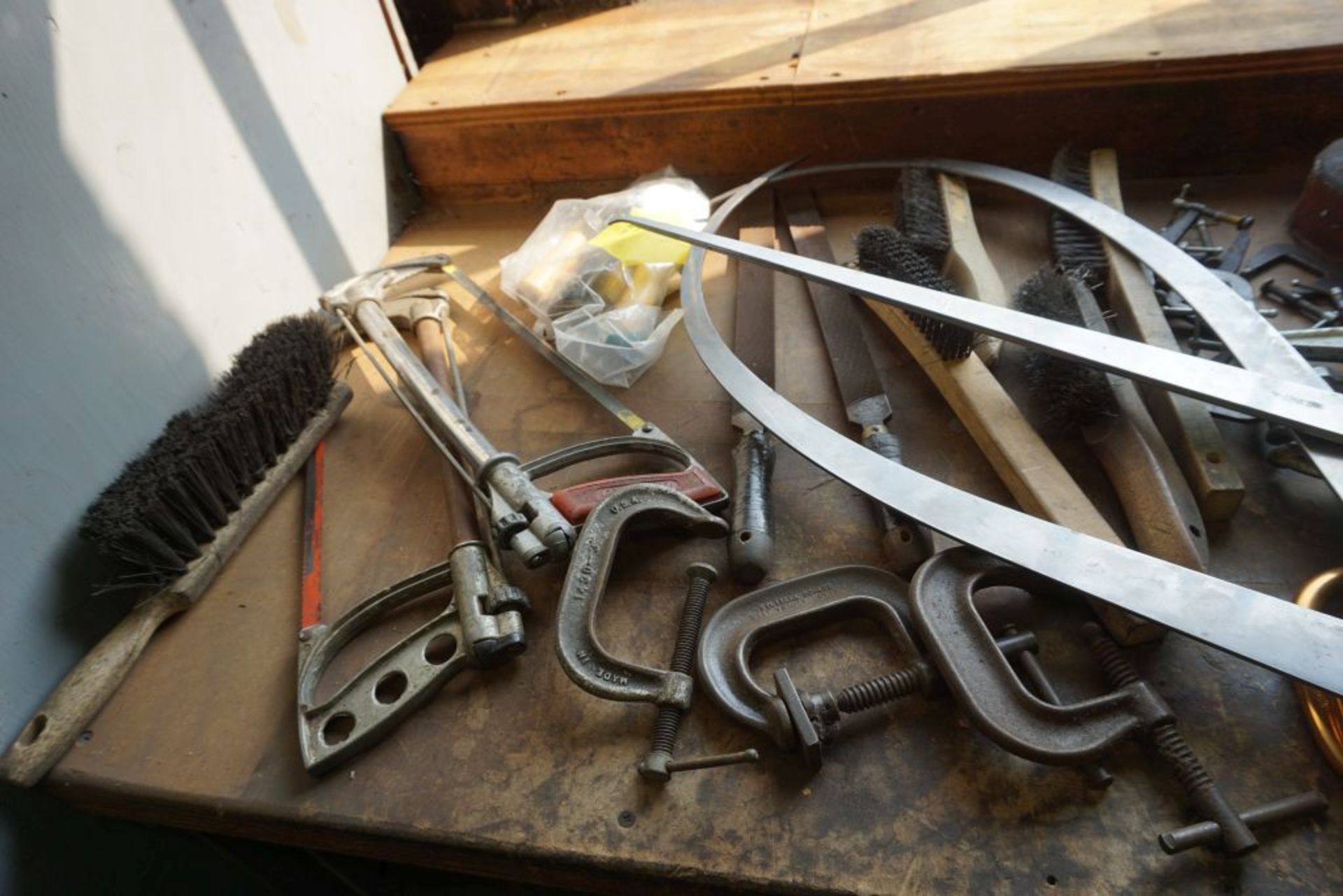Contents of Table|Includes:; Oilers; Leather Mallets|Lot Tag: 835 - Image 15 of 15