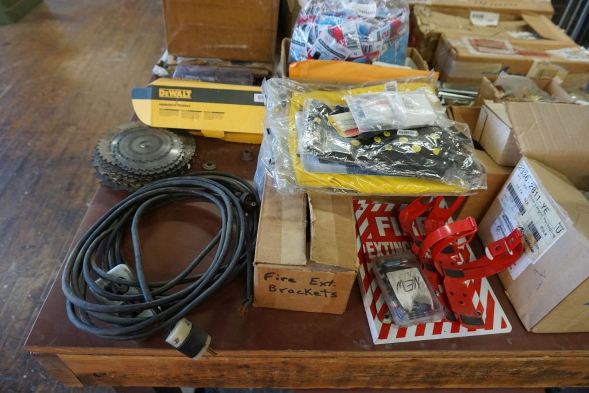 Table w/Contents|Includes:; Hardware; Abrasives; etc.|Lot Tag: 739 - Image 2 of 10