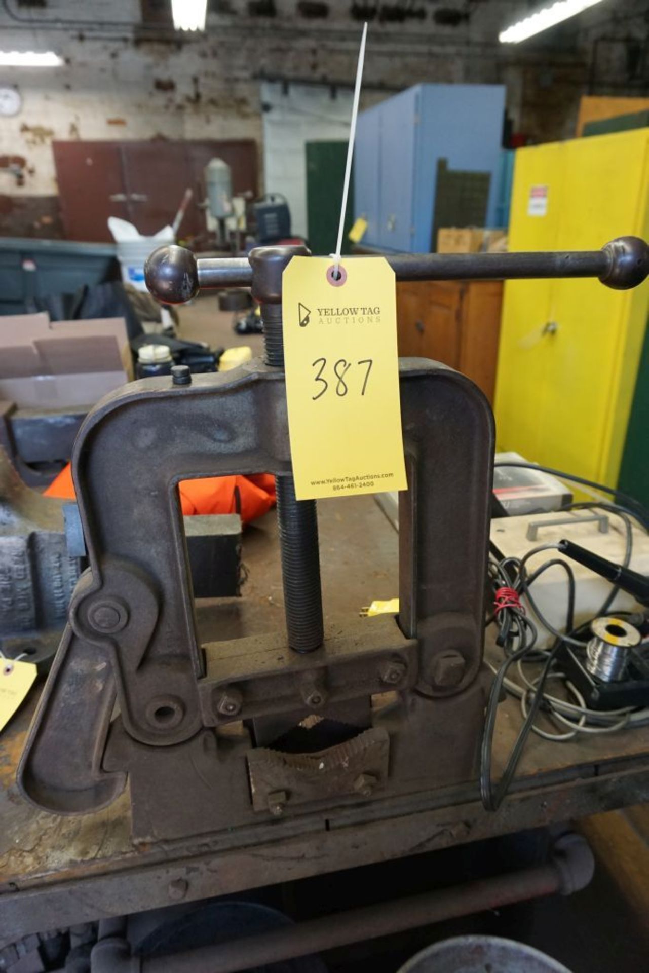 Pipe Vise|Lot Tag: 387