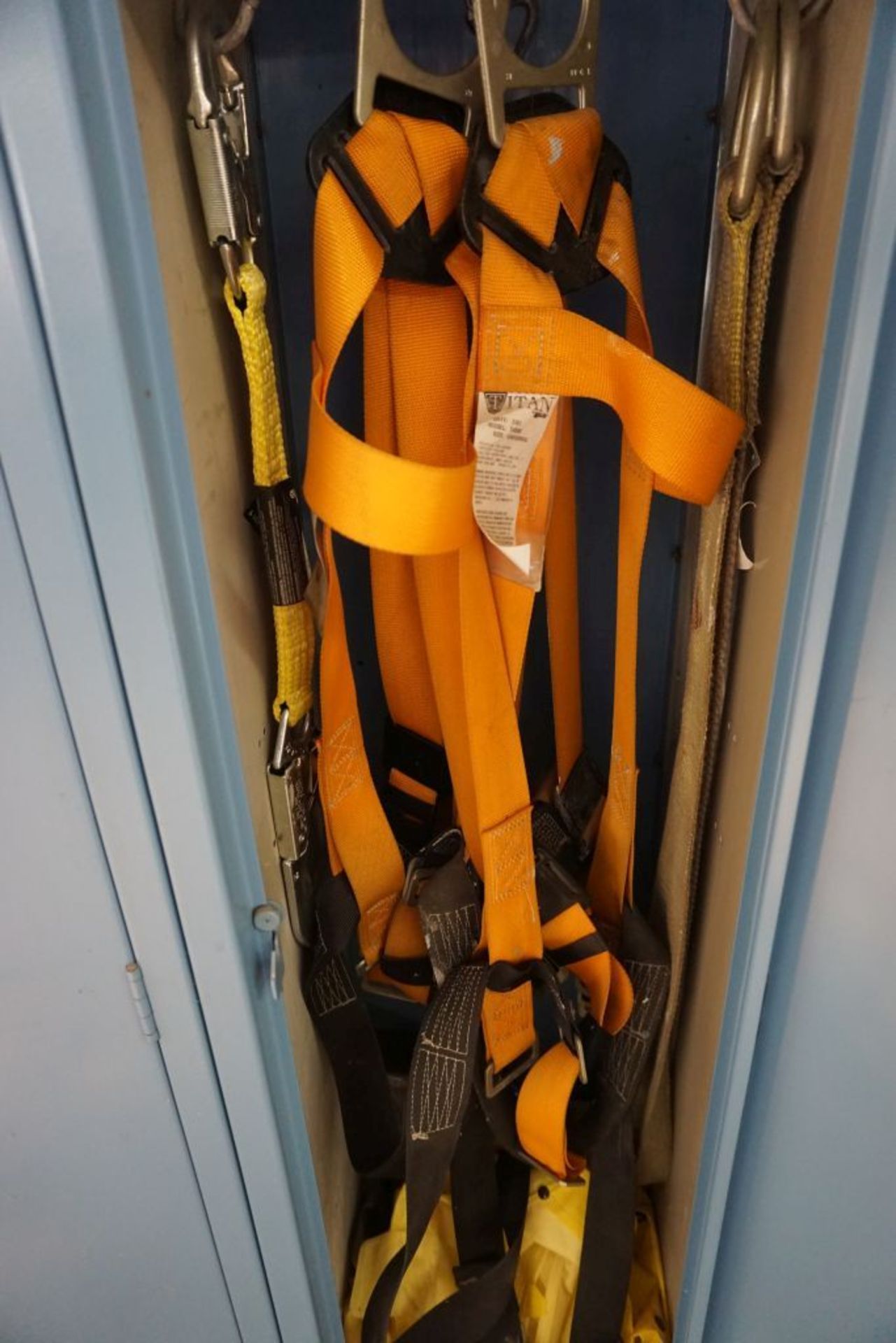 Lot of Lockers with Contents|Lot Tag: 721 - Image 7 of 11