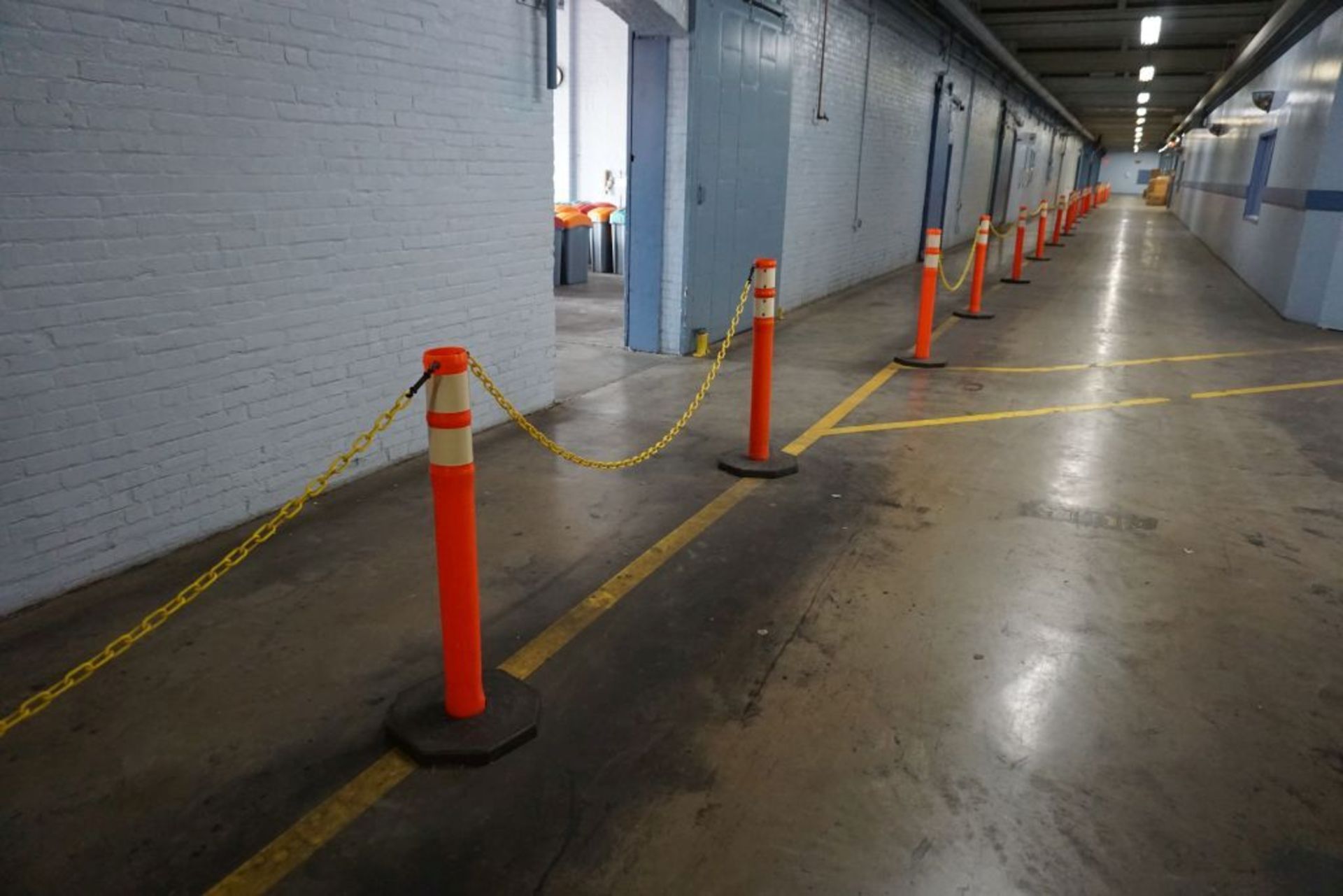 Lot of (34) Safety Cones w/Yellow Chain|Lot Tag: 840 - Image 3 of 6