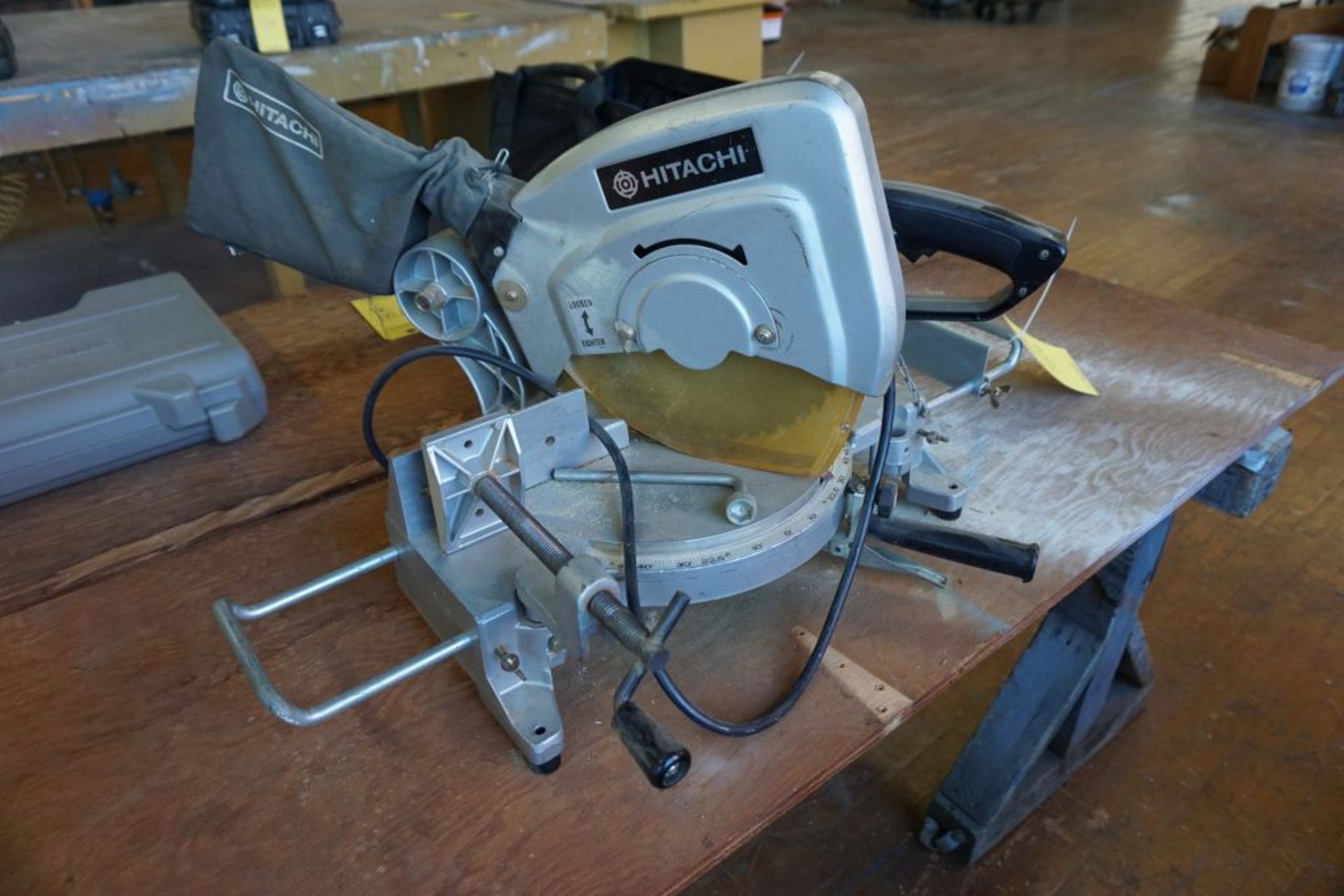 Hitachi Miter Saw|115V|Lot Tag: 729