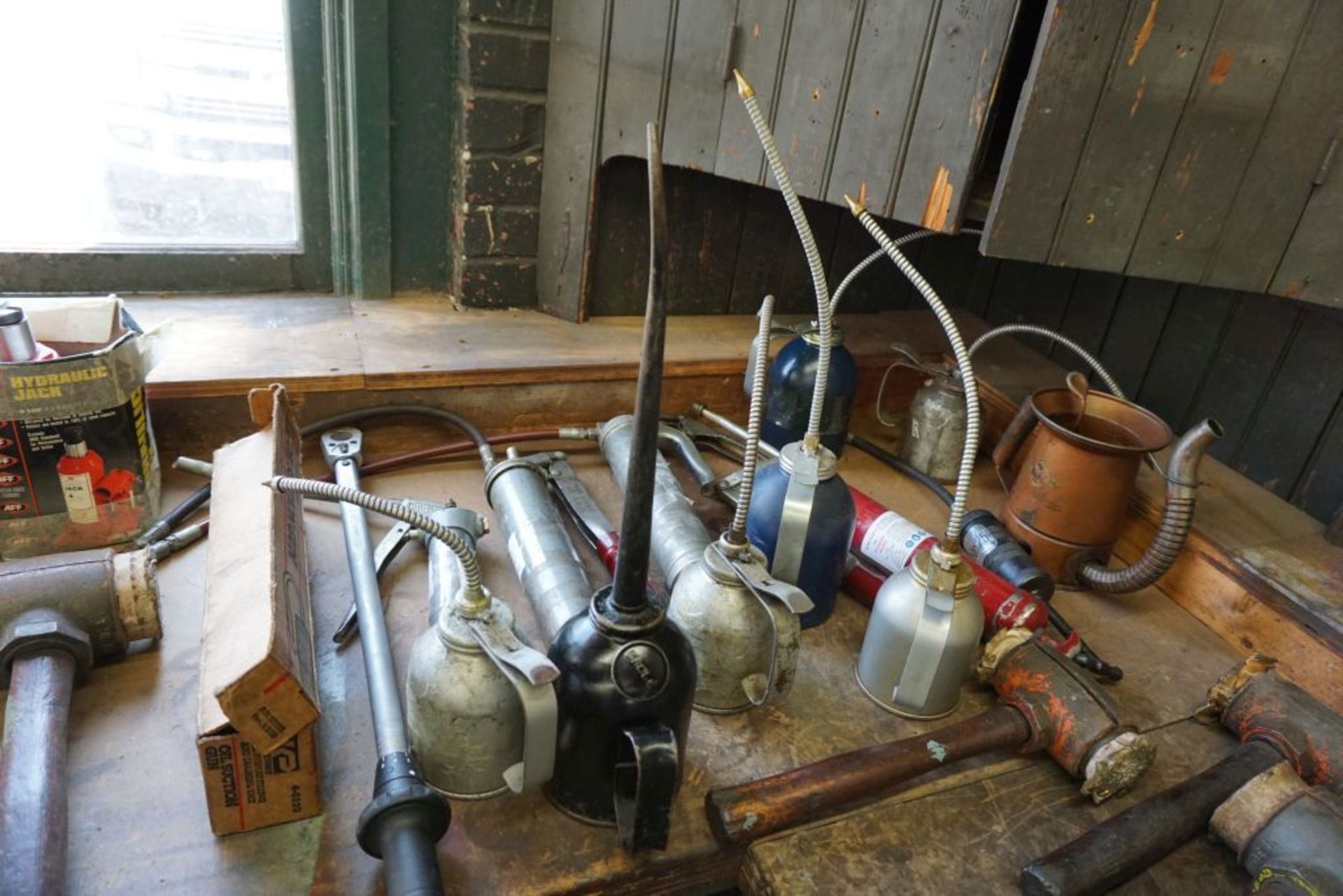 Contents of Table|Includes:; Oilers; Leather Mallets|Lot Tag: 835 - Image 10 of 15