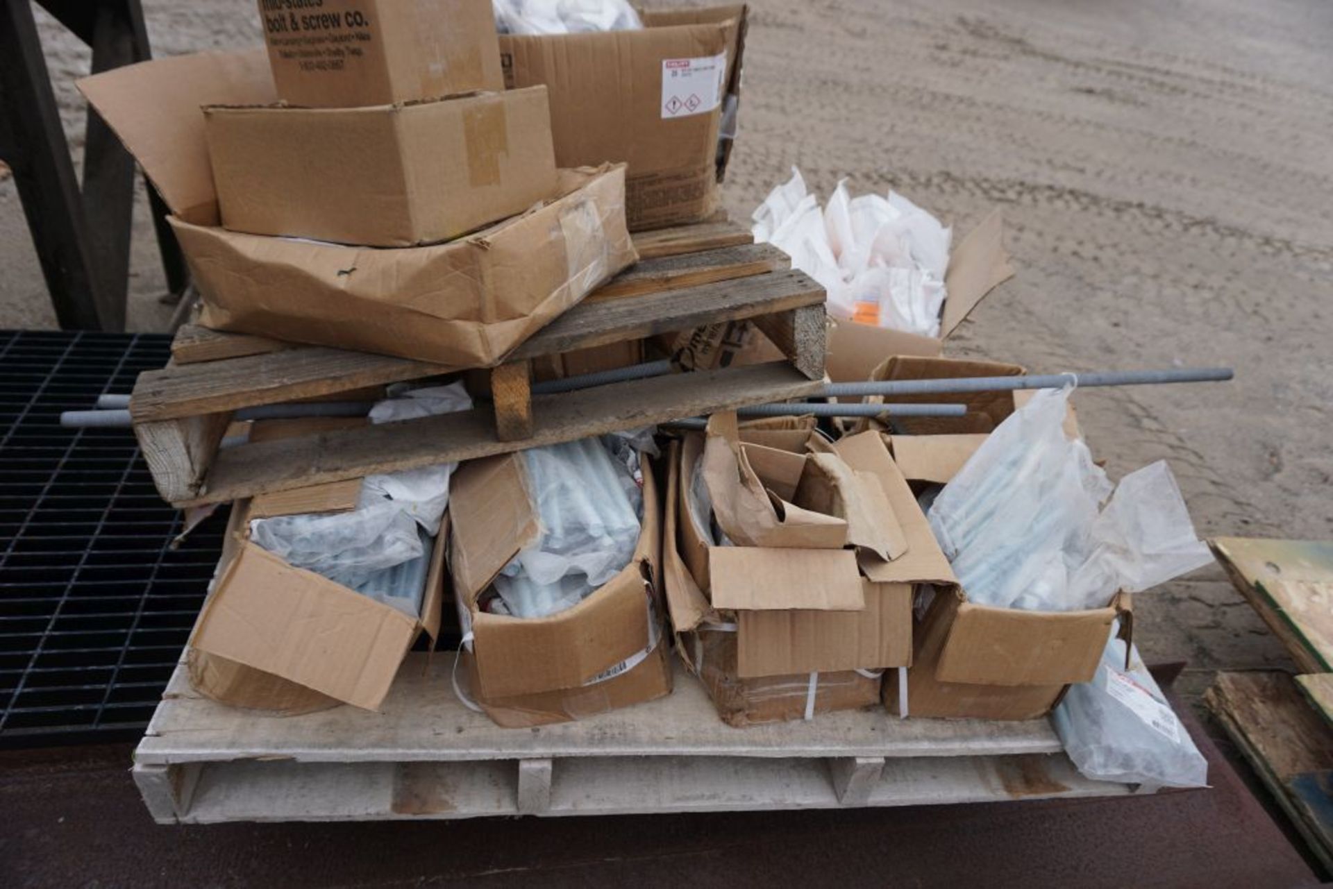 Pallet of Assorted Bolts, Couplings, Rods - Image 10 of 10