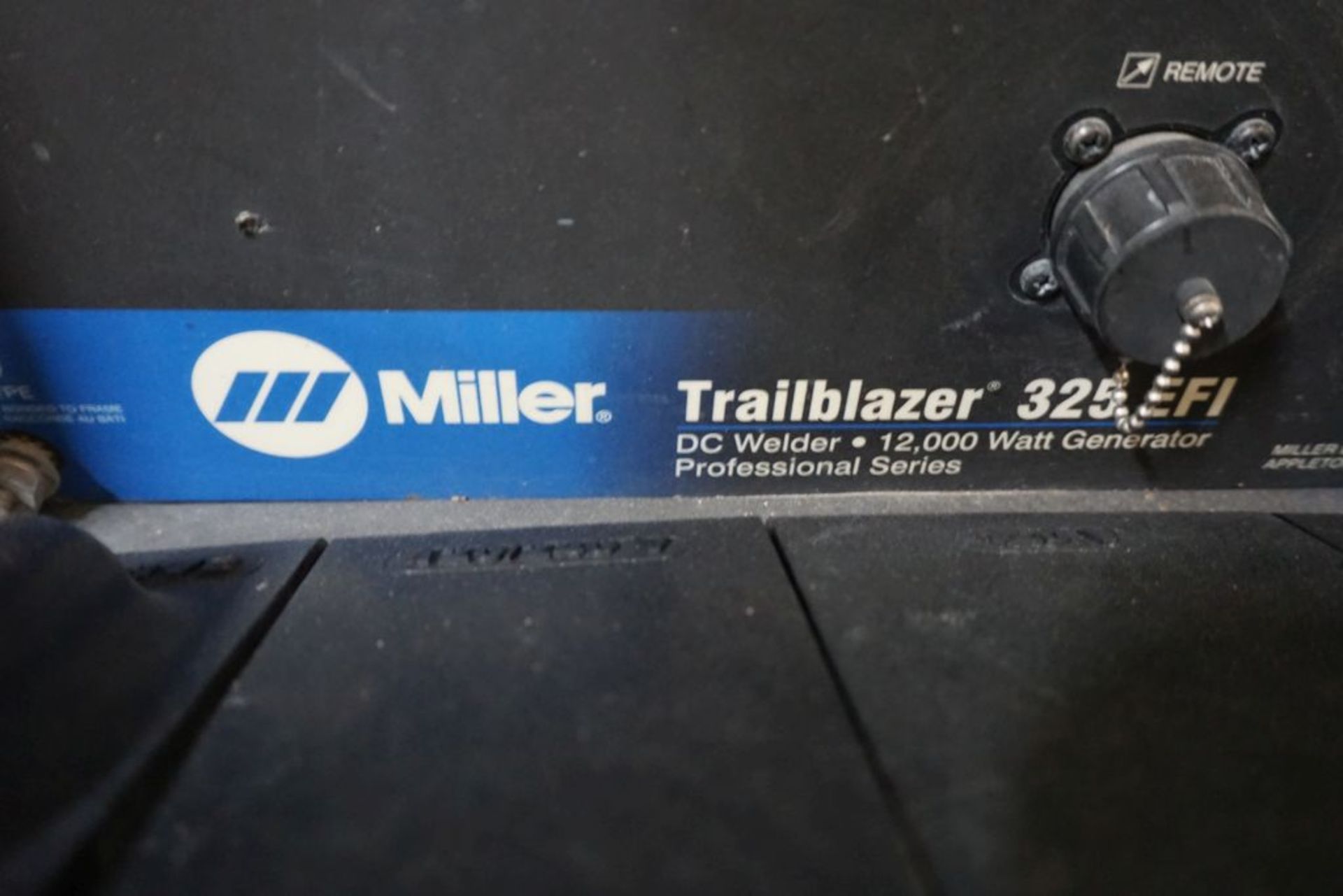 Miler Trailblazer 325EFI Gas Powered Welder/Generator|325A Weld; 12 KW Generator; 115/240V; - Bild 5 aus 7