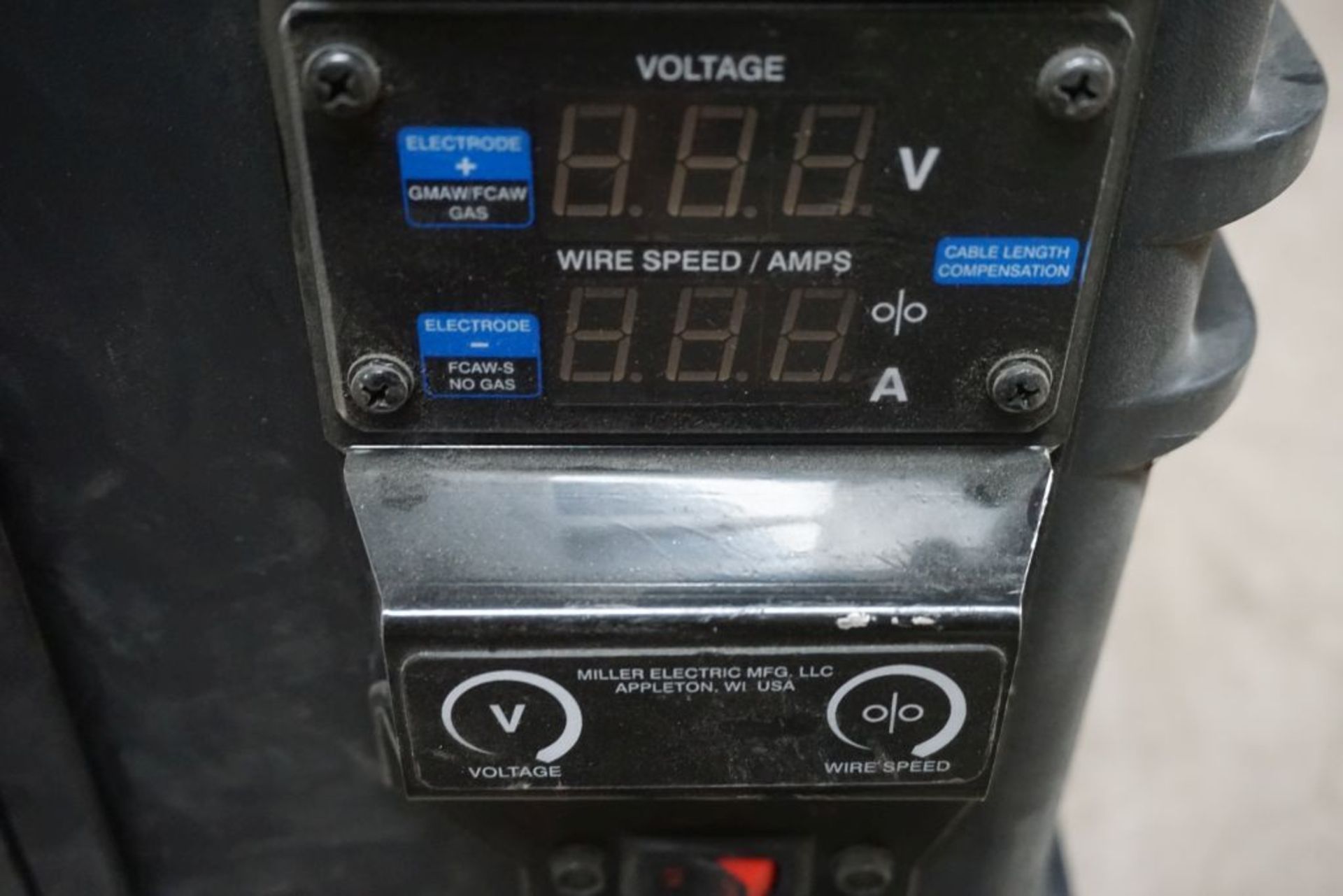 Miller Electric SuitCase Voltage Sensing Wire Feeder|Model No. 301456 - Bild 11 aus 13