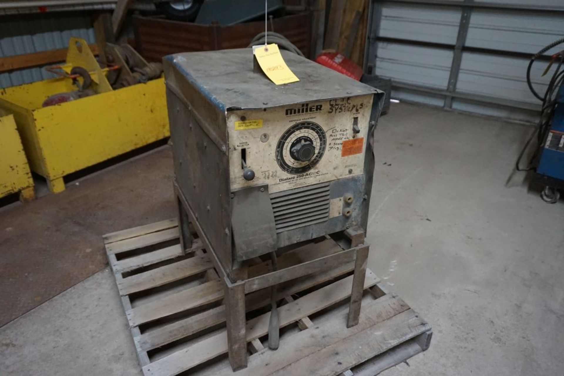 Miller Dialarc 250 AC/DC Welder