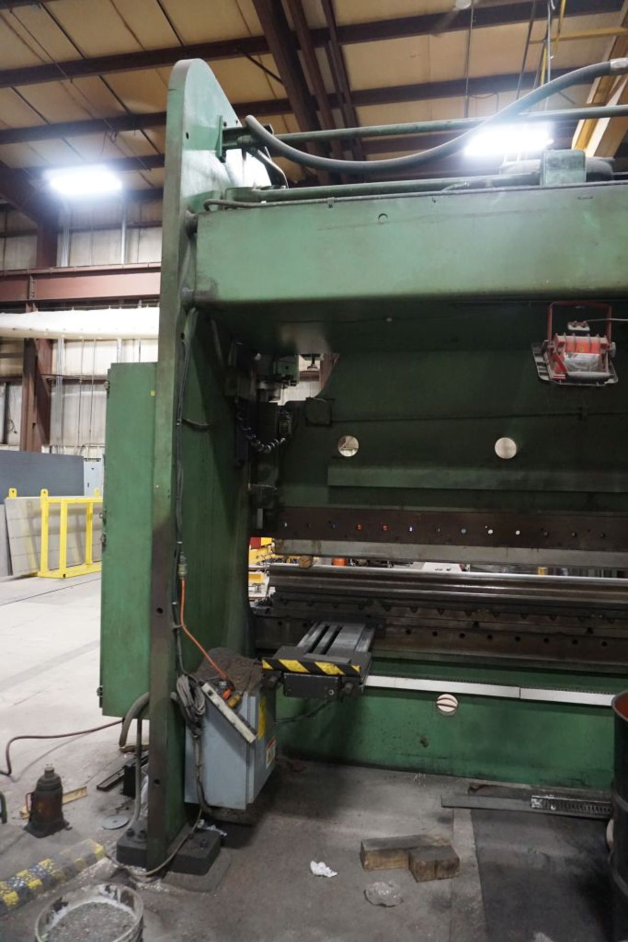 Cincinnati H Series Hydraulic Press Brake w/Autobend 7 Interface|Serial No. 40740; 300 Ton x 12'; - Image 9 of 37