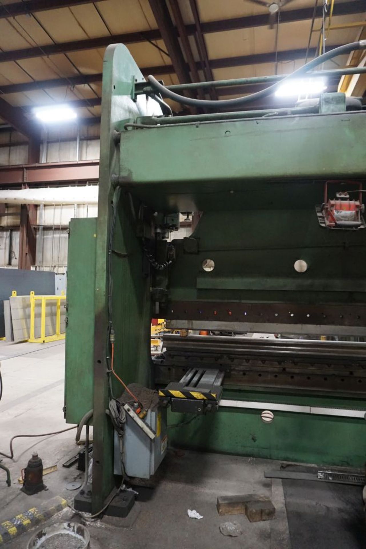 Cincinnati H Series Hydraulic Press Brake w/Autobend 7 Interface|Serial No. 40740; 300 Ton x 12'; - Bild 10 aus 37