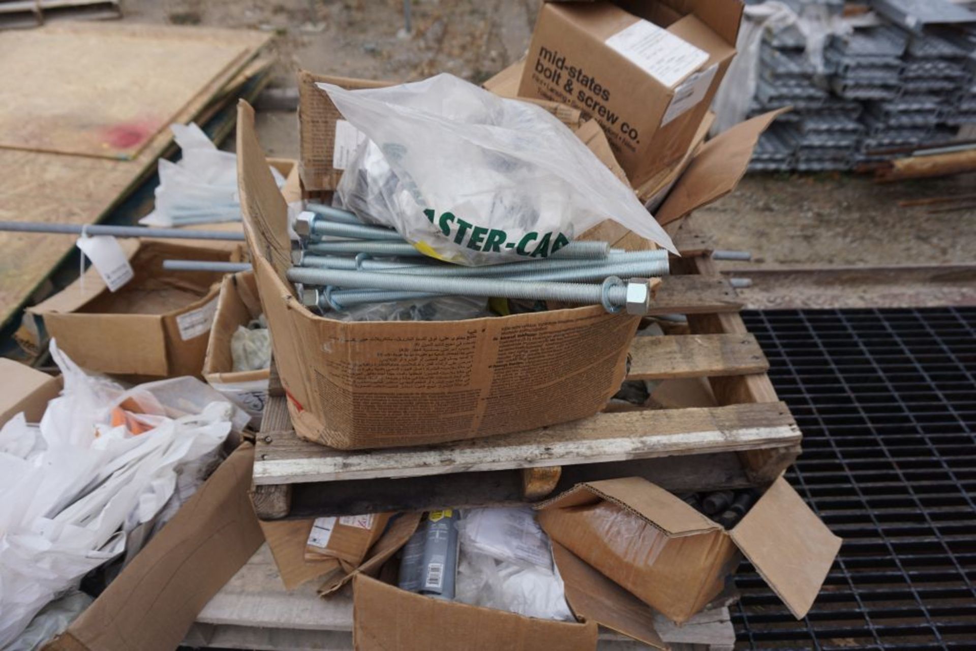 Pallet of Assorted Bolts, Couplings, Rods - Image 9 of 10