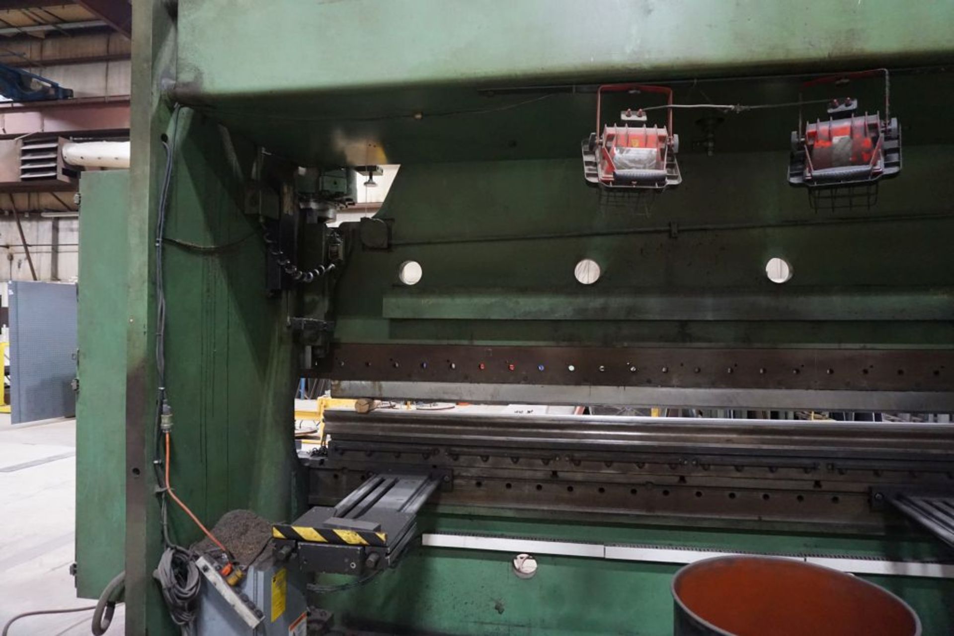 Cincinnati H Series Hydraulic Press Brake w/Autobend 7 Interface|Serial No. 40740; 300 Ton x 12'; - Bild 13 aus 37