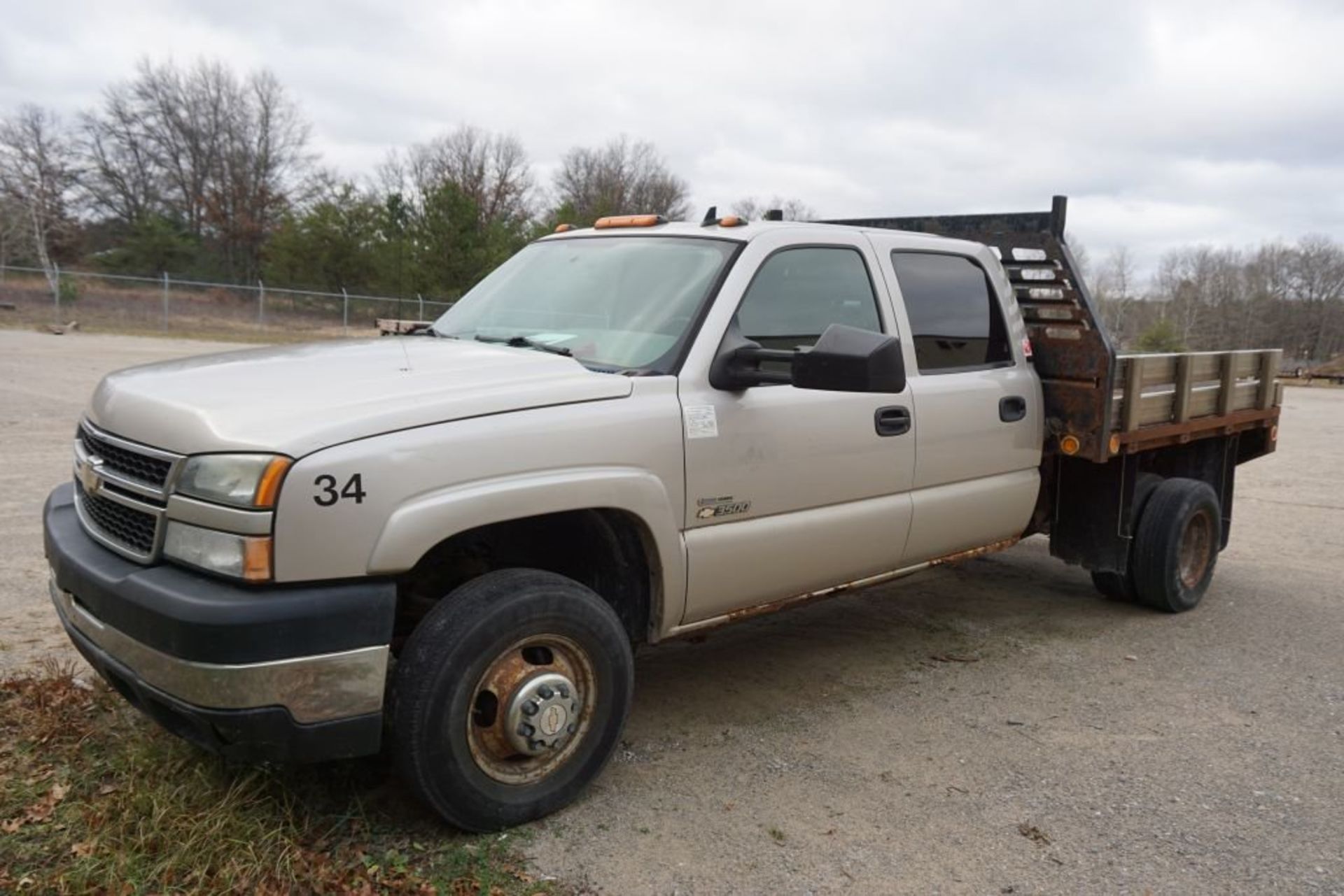 2007 Chevy Silverado 3500 2 WD Pickup Truck|VIN: 1GCJC33D57F159034; Approx. 320,450 Miles; Crew Cab; - Image 3 of 30