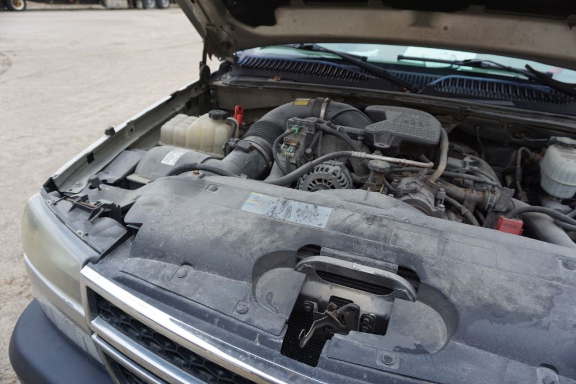 2007 Chevy Silverado 3500 2 WD Pickup Truck|VIN: 1GCJC33D57F159034; Approx. 320,450 Miles; Crew Cab; - Image 27 of 30