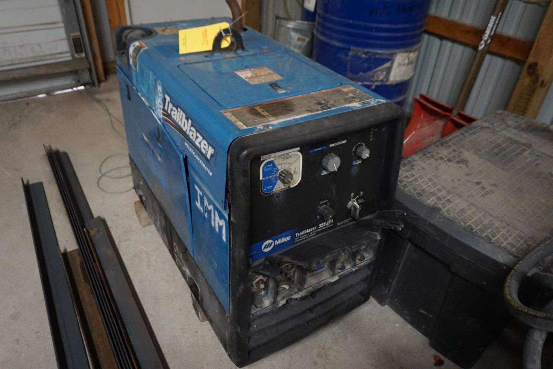 Miler Trailblazer 325EFI Gas Powered Welder/Generator|325A Weld; 12 KW Generator; 115/240V; - Bild 7 aus 7