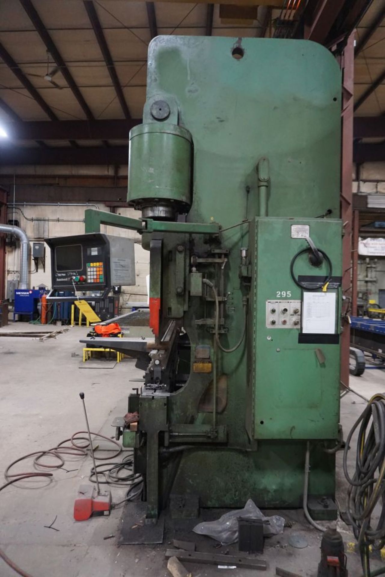 Cincinnati H Series Hydraulic Press Brake w/Autobend 7 Interface|Serial No. 40740; 300 Ton x 12'; - Bild 18 aus 37