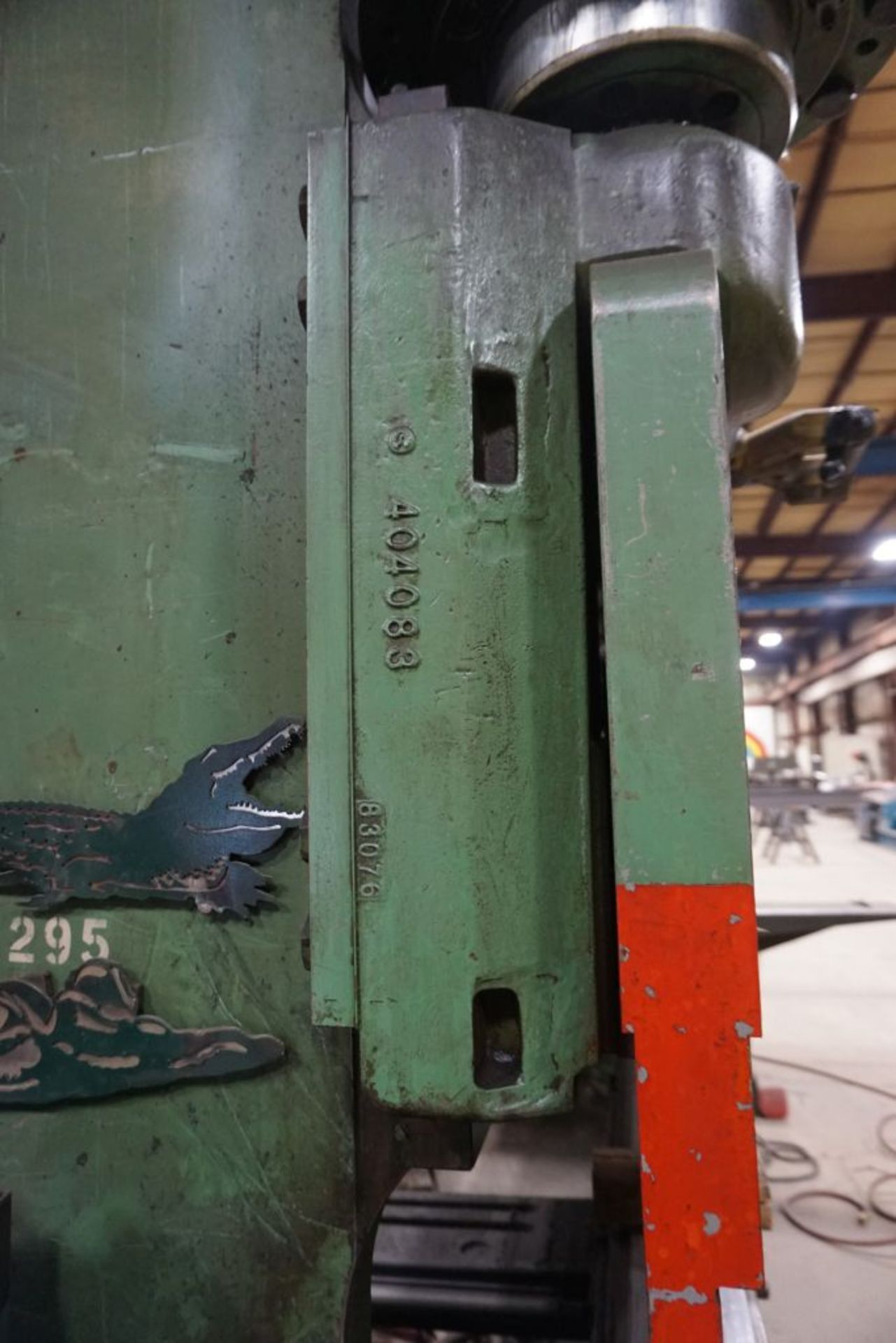 Cincinnati H Series Hydraulic Press Brake w/Autobend 7 Interface|Serial No. 40740; 300 Ton x 12'; - Image 27 of 37