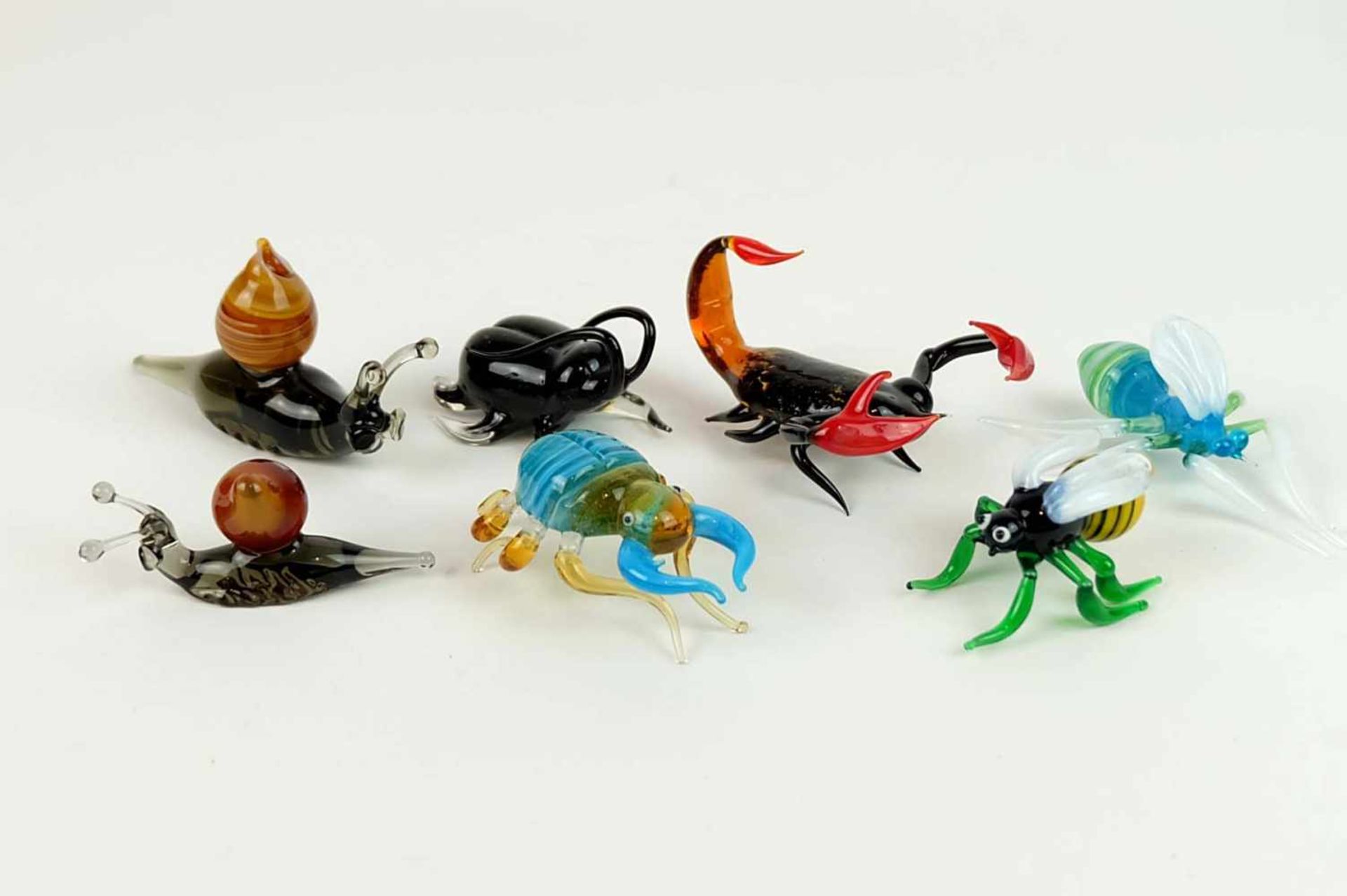 INSEKTEN, Konvolut von 7, Murano, farbiges Glas, 2 Schnecken, 2 Käfer, Skorpion, Biene und Mücke,