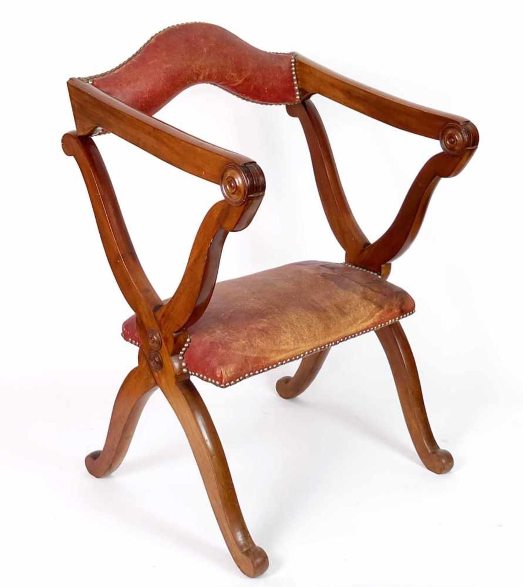 GEBETSSTUHL, in der Art eines Scherenstuhls, Klassizismus-Stil, Kirschholz, einfaches Sitzbrett