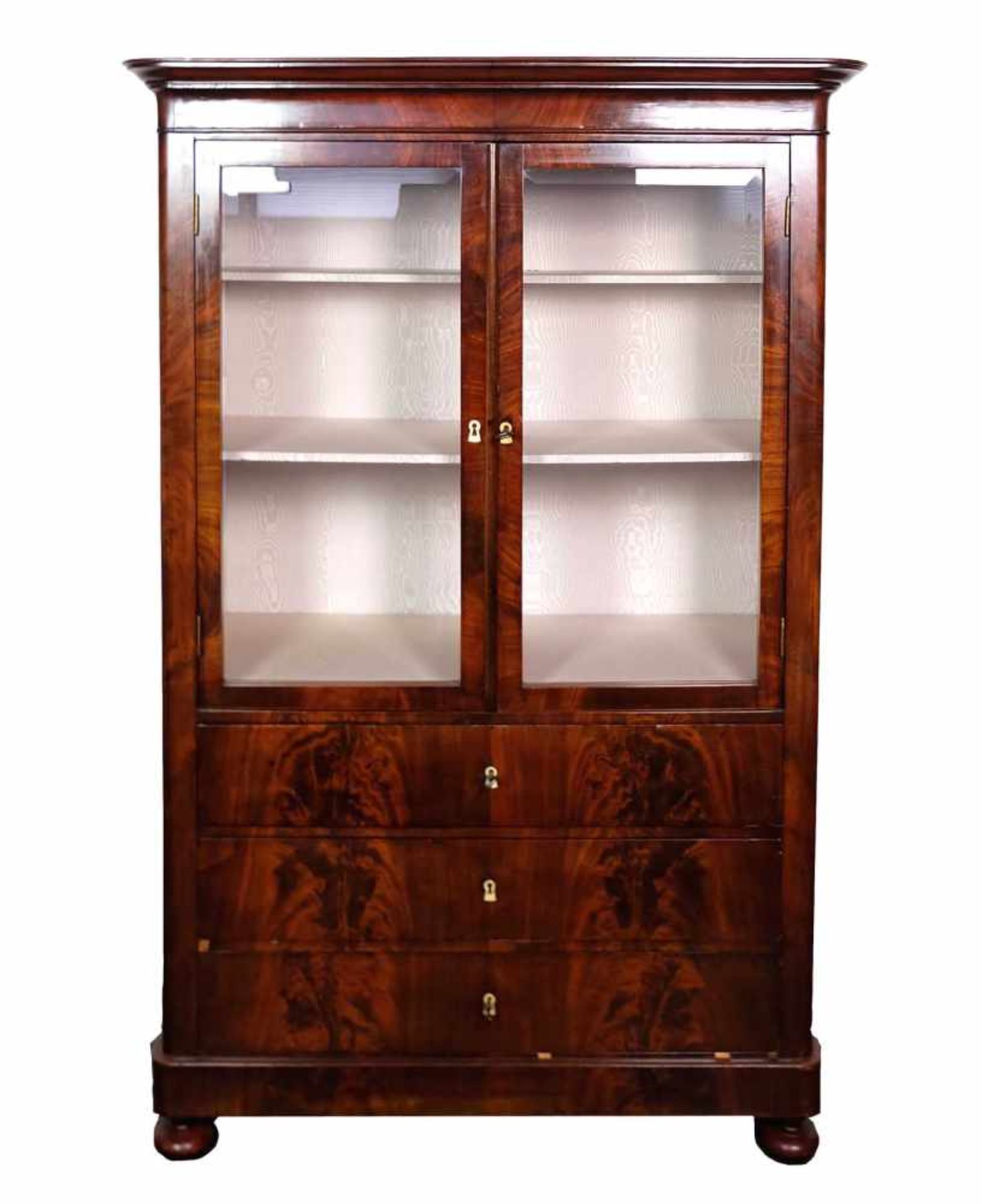 VITRINE, Deutsch, späte Biedermeier-Epoche, Mitte 19.Jh., gespiegeltes Mahagonifurnier,