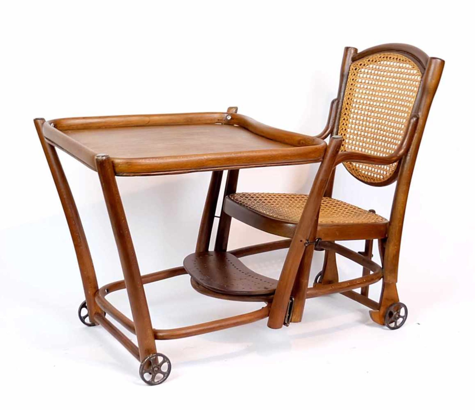 KINDERROLLSESSEL, Herst. Gebrüder Thonet/ Wien, um 1910, Modell Nr. 4, Bugholz, gusseiserne