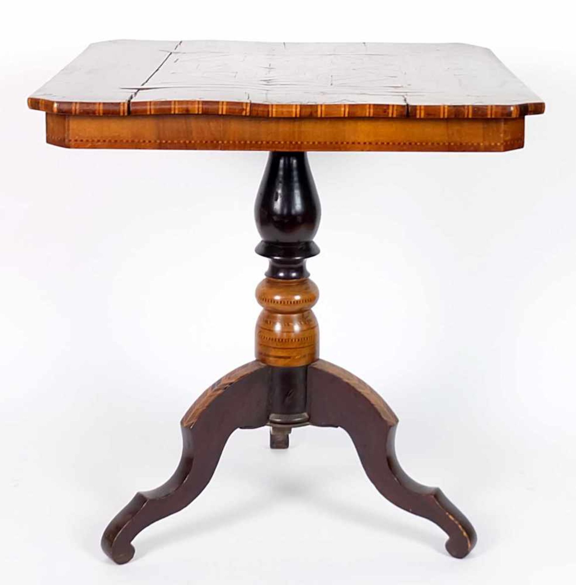 BEISTELLTISCH/ TRIPOD-TABLE, Historismus-Epoche, Italien, u.a. Nußbaum, sowie verschiedene