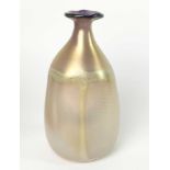 VASE, Glashütte Eisch/ Frauenau, (19)84, farbloses Gas, irisierend, bewegte Flaschenform,