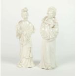 ZWEI GENREFIGUREN, China, um 1900, Porzellan Weiß, Hoher Beamter mit Fächer, H. 14,5 cm und Junge