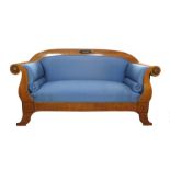 SOFA, Biedermeier-Epoche, Kirschholzfurnier, in der Front geschweifte, zur Seite volutierte