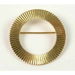 KRANZBROSCHE, radial gerillt, ca. 2,65g 585er-Gold, MZ, Beschau, Dm 2,7 cm