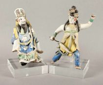 ZWEI DACHREITERFIGUREN, Keramik, farbig glasiert, H bis 21, min.besch., CHINA, 19.Jh.