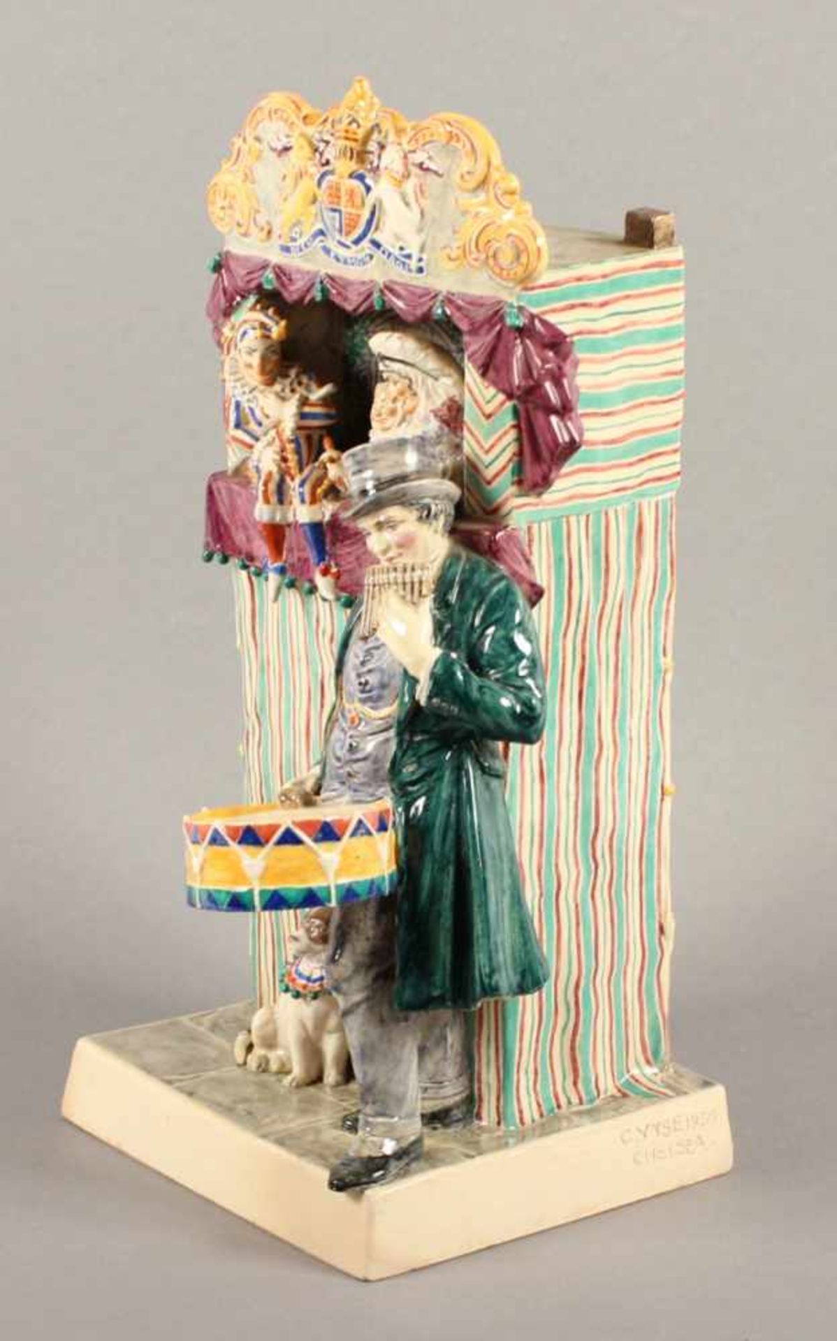 "PUNCH & JUDY", Keramik, heller Scherben, polychrome Craqueléglasur, vollplastische Figurengruppe, - Bild 3 aus 5