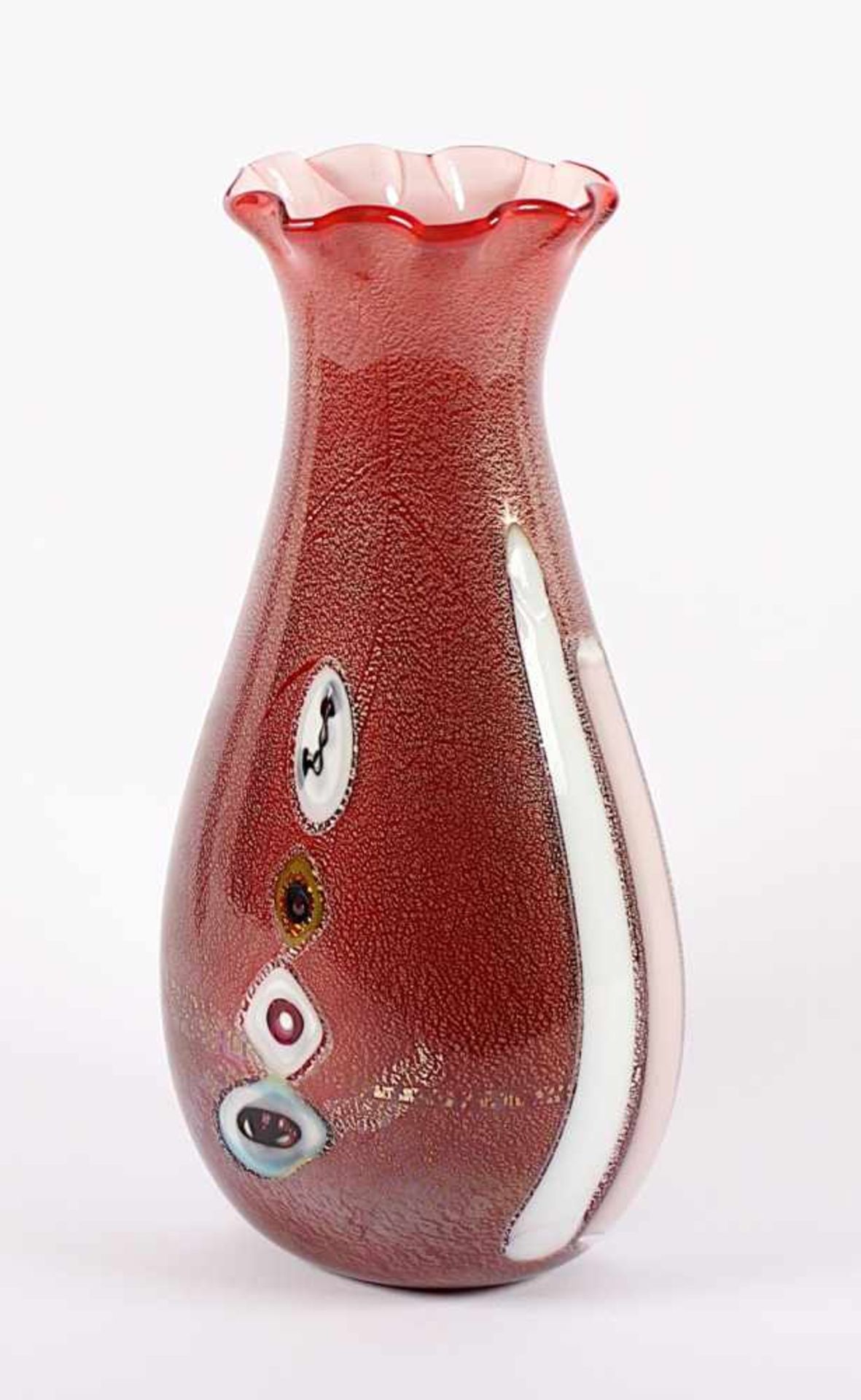 VASE, farbloses Glas, opakweiß hinterfangen, rot überfangen, polychrome Einschmelzungen und - Bild 2 aus 2