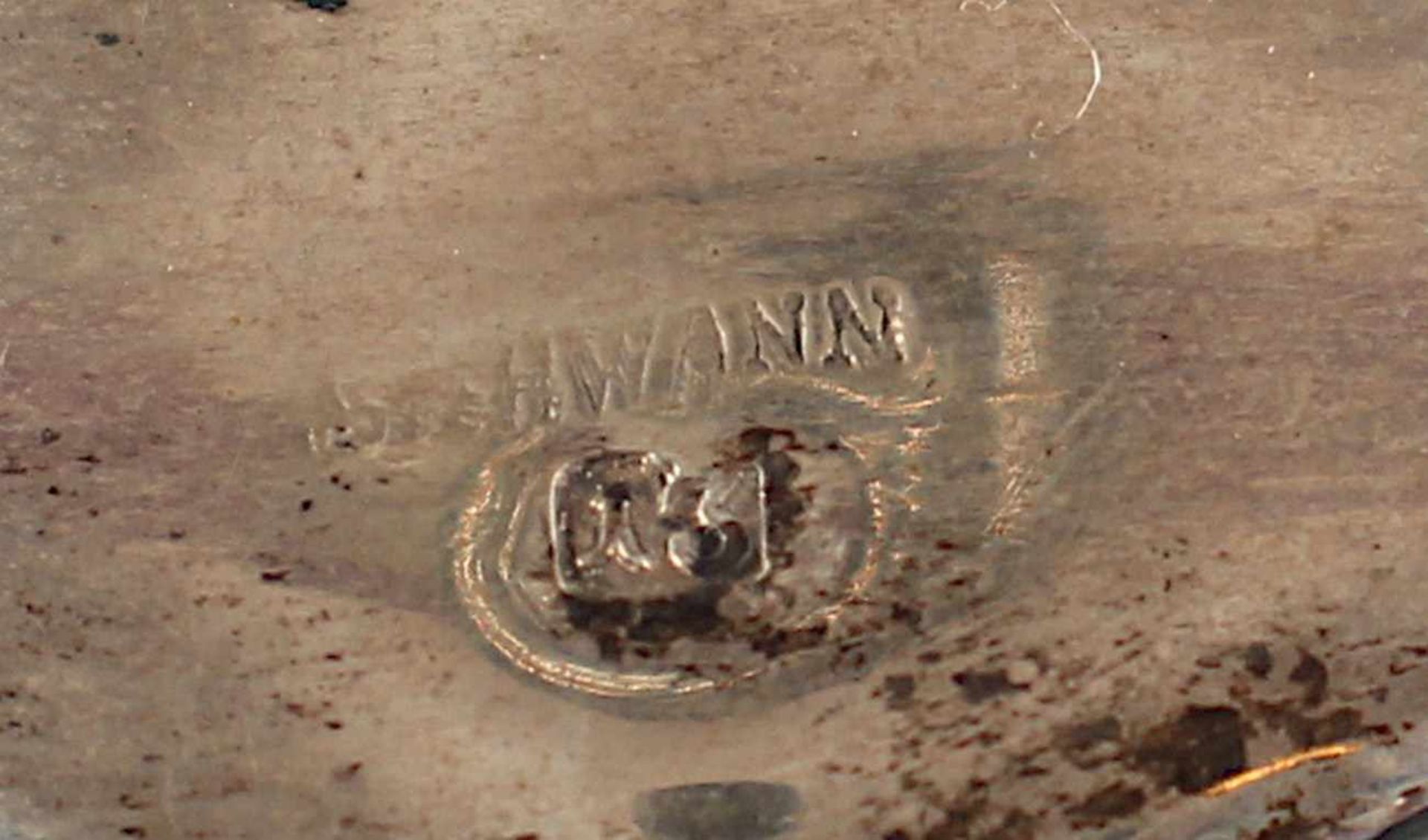 PAAR LEUCHTER, 13lötig, steckbare Traufschalen, Reliefdekor, am Fuß Widmungsgravuren von 1863 und - Image 7 of 7