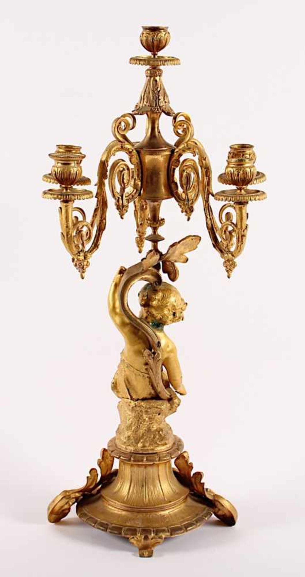 FIGURALE PRUNKGIRANDOLE, sechsflammig, Bronze, vergoldet, Putto auf Sockel mit plastischem - Image 3 of 4
