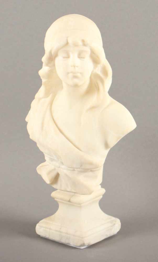 FRAUENBÜSTE, Alabaster, mit gestecktem Sockel, besch., H 33 - Image 2 of 4