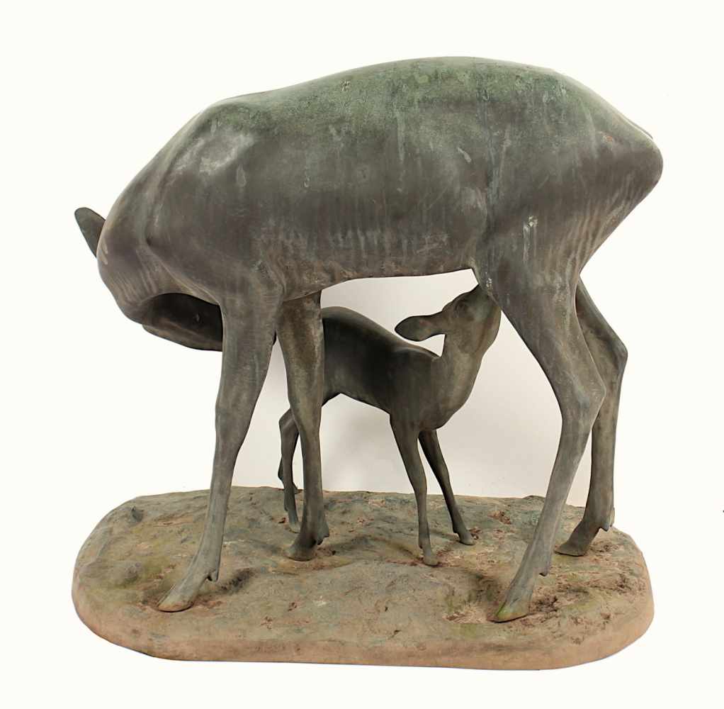 LIND, Karl, "Reh mit Kitz", Bronze, patiniert (die Figur stand im Freien und hat grünliche - Image 4 of 6