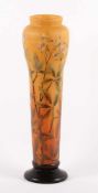 JUGENDSTIL-VASE, farbloses, satiniertes Glas, orange-gelbe Pulvereinschmelzungen, umlaufend