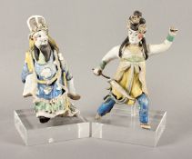 ZWEI DACHREITERFIGUREN, Keramik, farbig glasiert, H bis 21, min.besch., CHINA, 19.Jh.