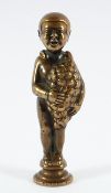 PETSCHAFT, kleiner Junge mit Traubenzweig, Bronze, H 9, um 1900