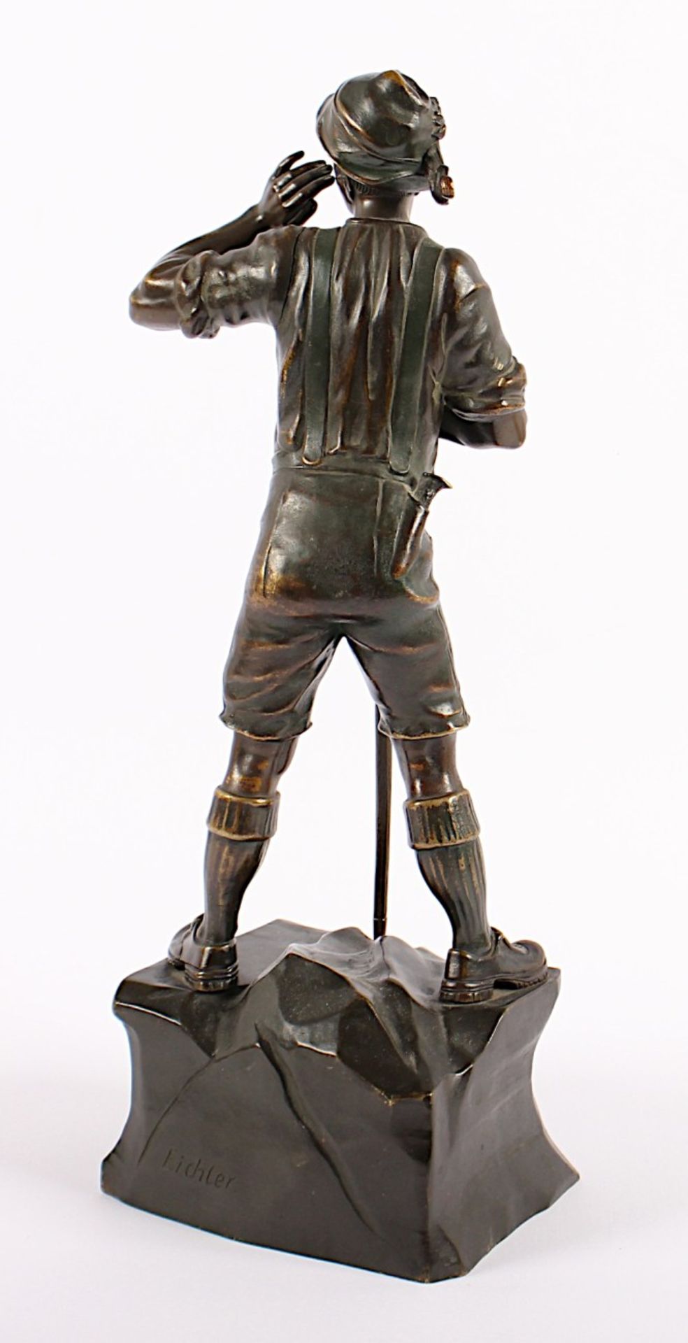 EICHLER, "Der Junge mit Wanderstab", Bronze, H 32,5, verso am Sockel signiert (wohl Theodor - Image 3 of 5