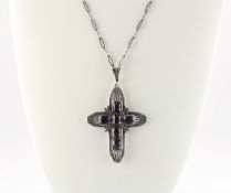 ANHÄNGER AN KETTE, 935/ooo Silber, Marke: FAHRNER, Anhänger besetzt mit Amethysten und Markasiten, L