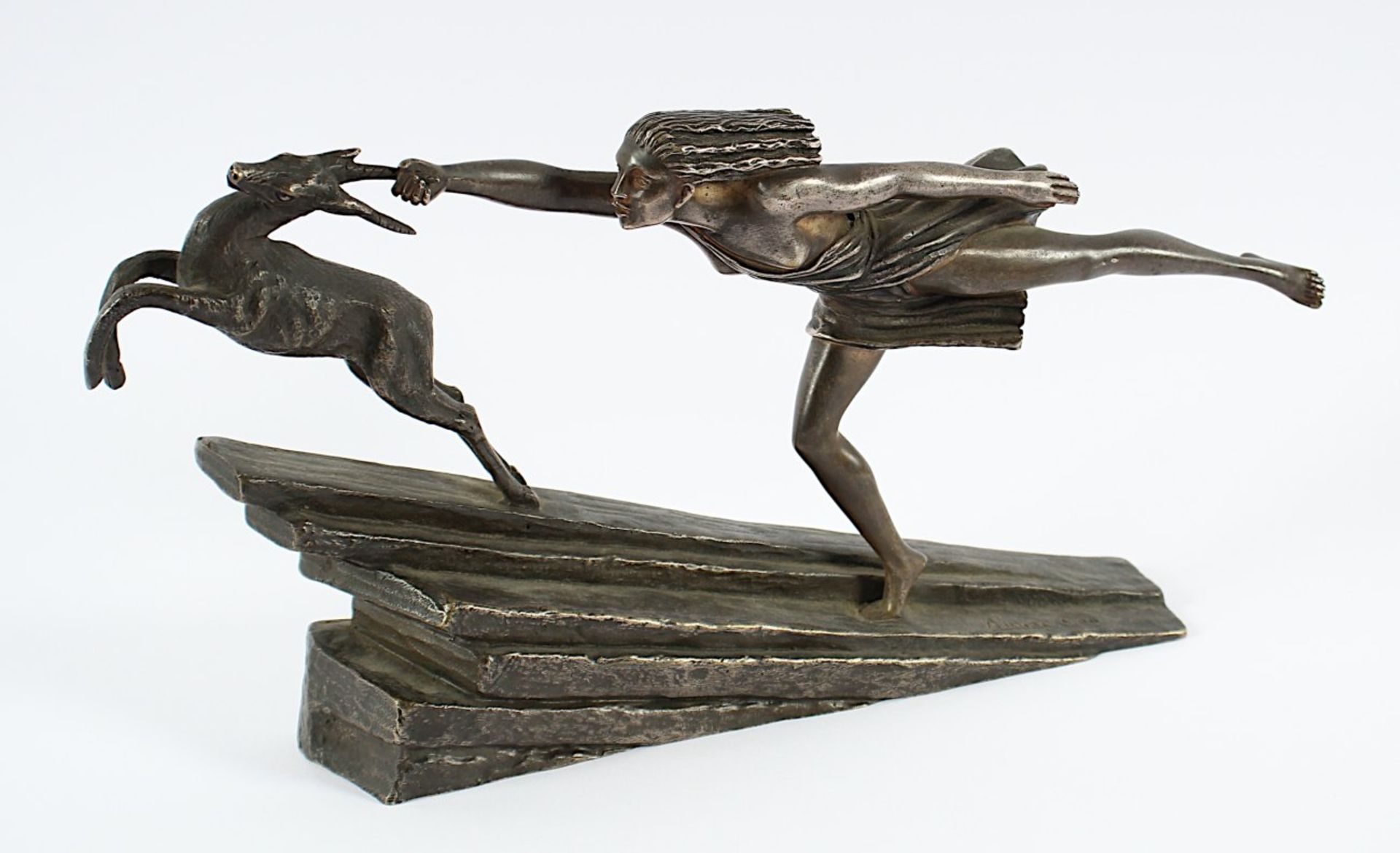 ART DECO-FIGUR, "Chasing the Hind", Aurore Onu, Bronze, versilbert, H 16, L 32, auf der Basis